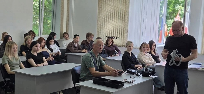 Саратовских студентов заинтересовали беспилотной авиацией